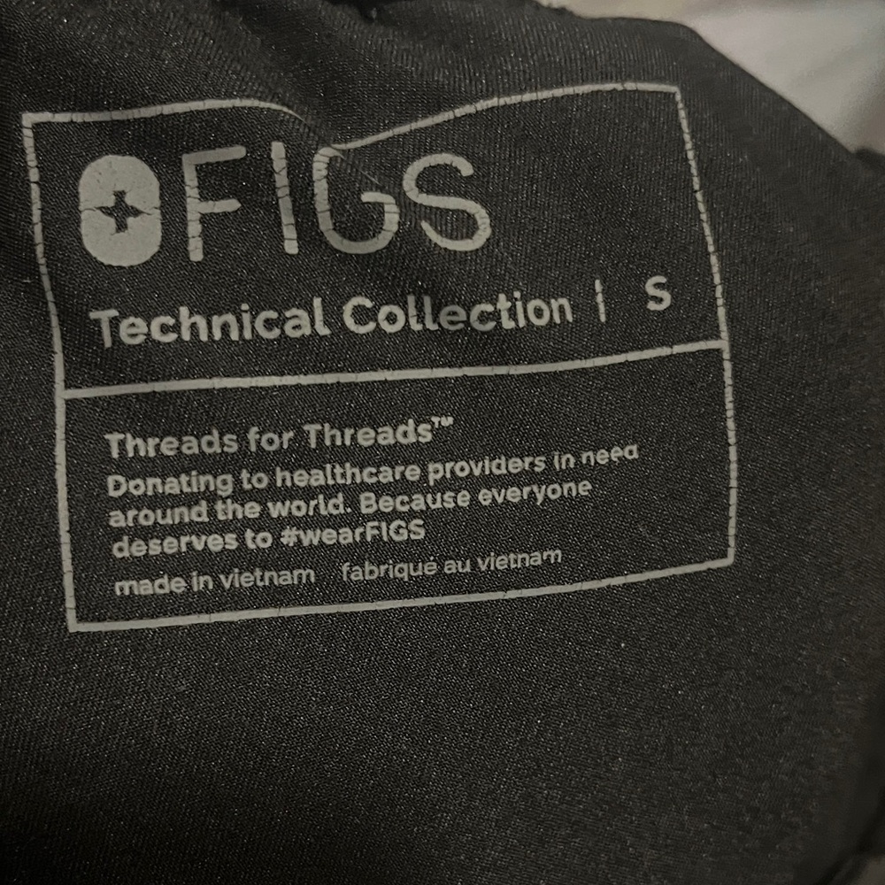 Figs Technical Collection Black Scrub cargo joggers